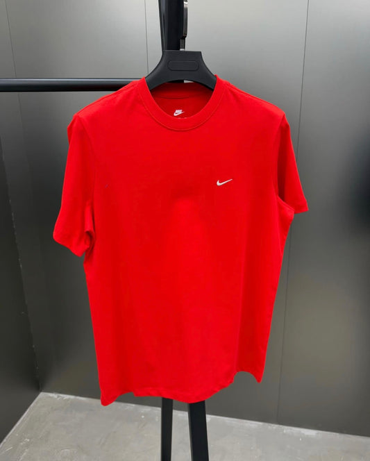 Nike T-Shirt - Classic Style