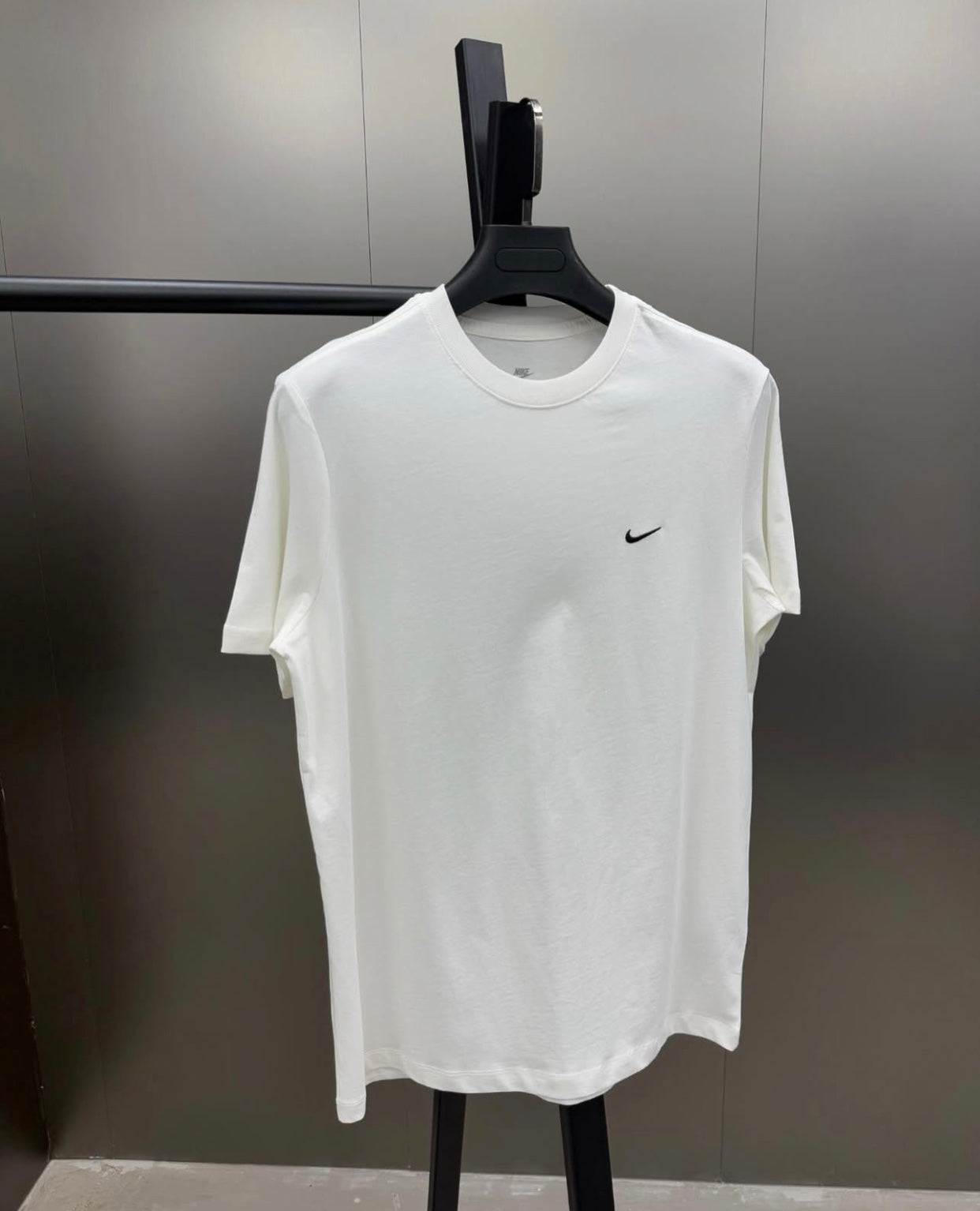Nike T-Shirt - Classic Style