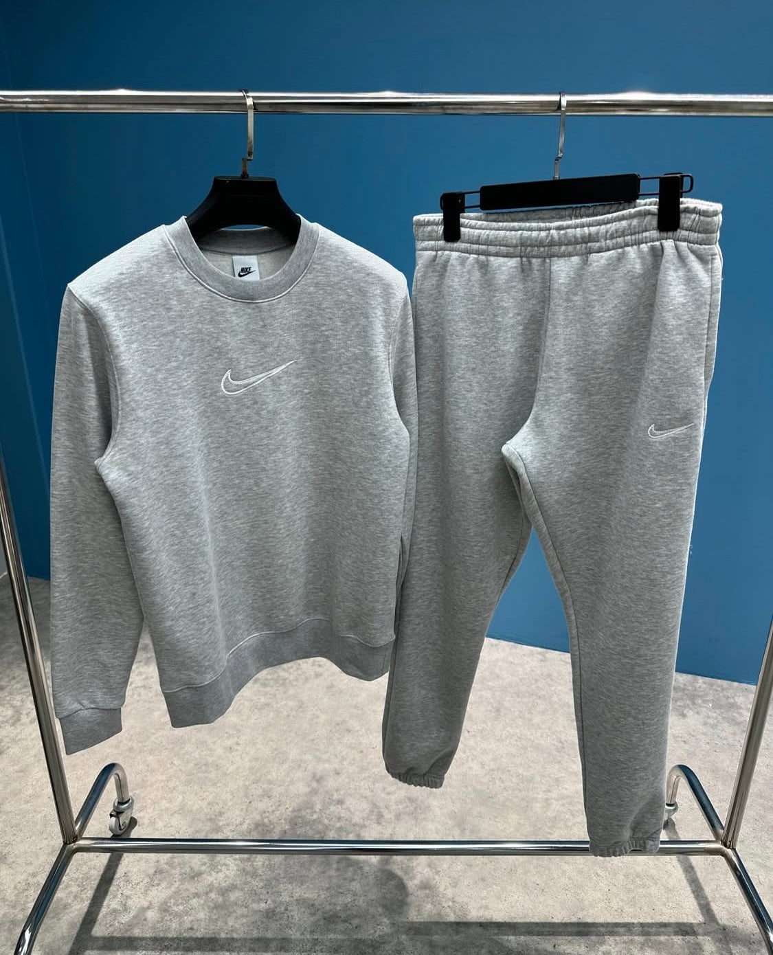 Premium “Swoosh” Winter Tracksuits for Men – Sweatshirt & Jogger Set