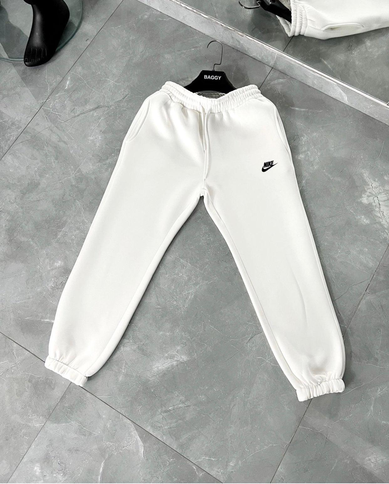 Premium Fleece🔥|winter Nike Logo Trouser’s For Men/Women