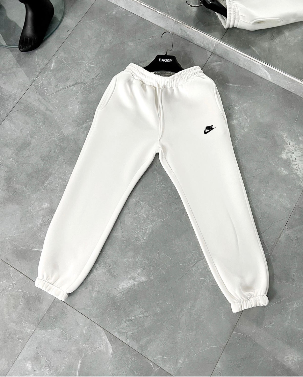 Premium Fleece🔥|winter Nike Logo Trouser’s For Men/Women