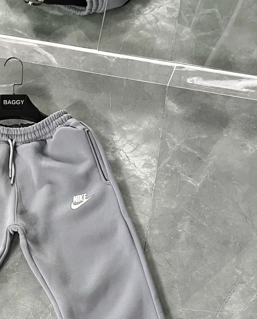 Premium Fleece🔥|winter Nike Logo Trouser’s For Men/Women