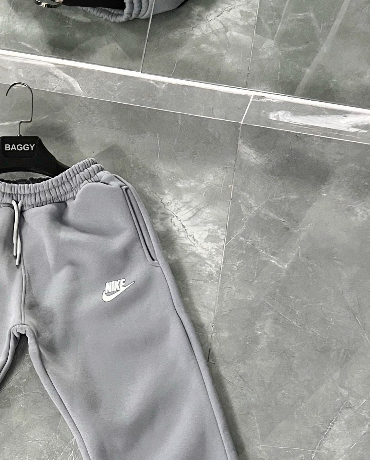 Premium Fleece🔥|winter Nike Logo Trouser’s For Men/Women