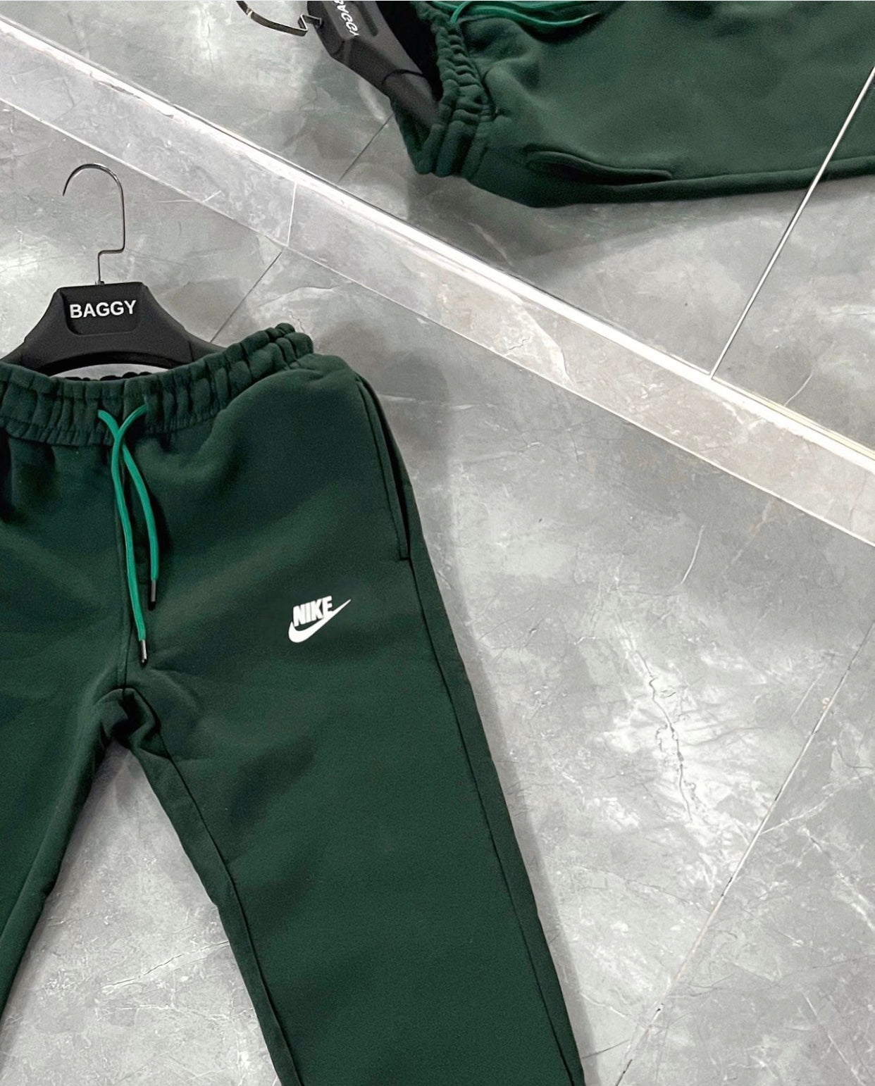 Premium Fleece🔥|winter Nike Logo Trouser’s For Men/Women