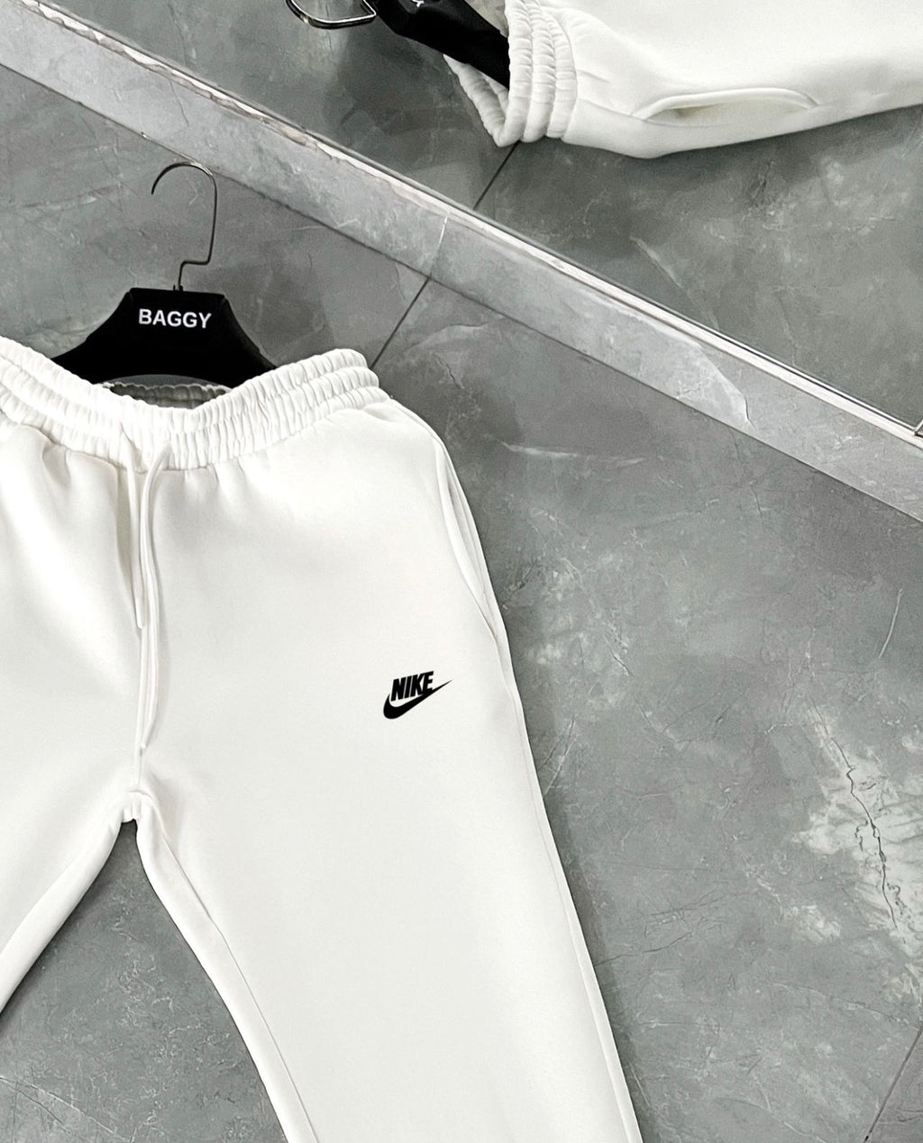 Premium Fleece🔥|winter Nike Logo Trouser’s For Men/Women