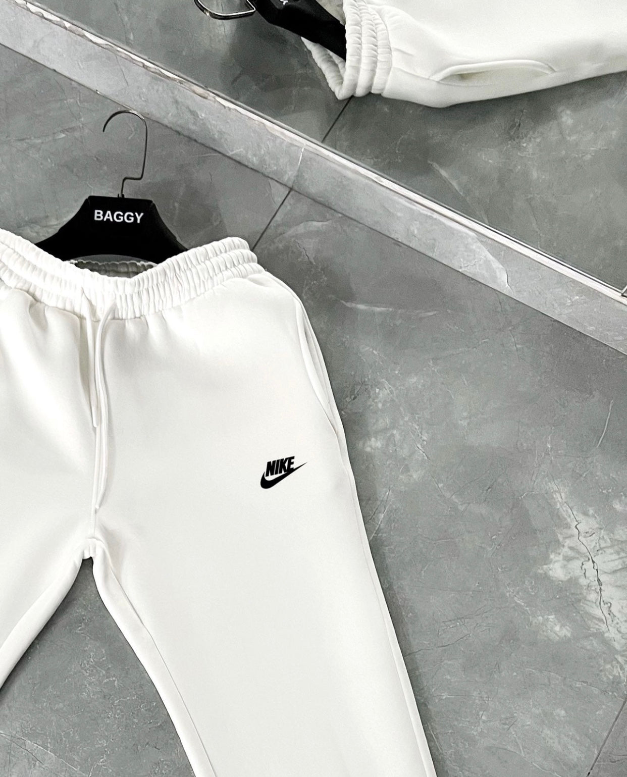 Premium Fleece🔥|winter Nike Logo Trouser’s For Men/Women
