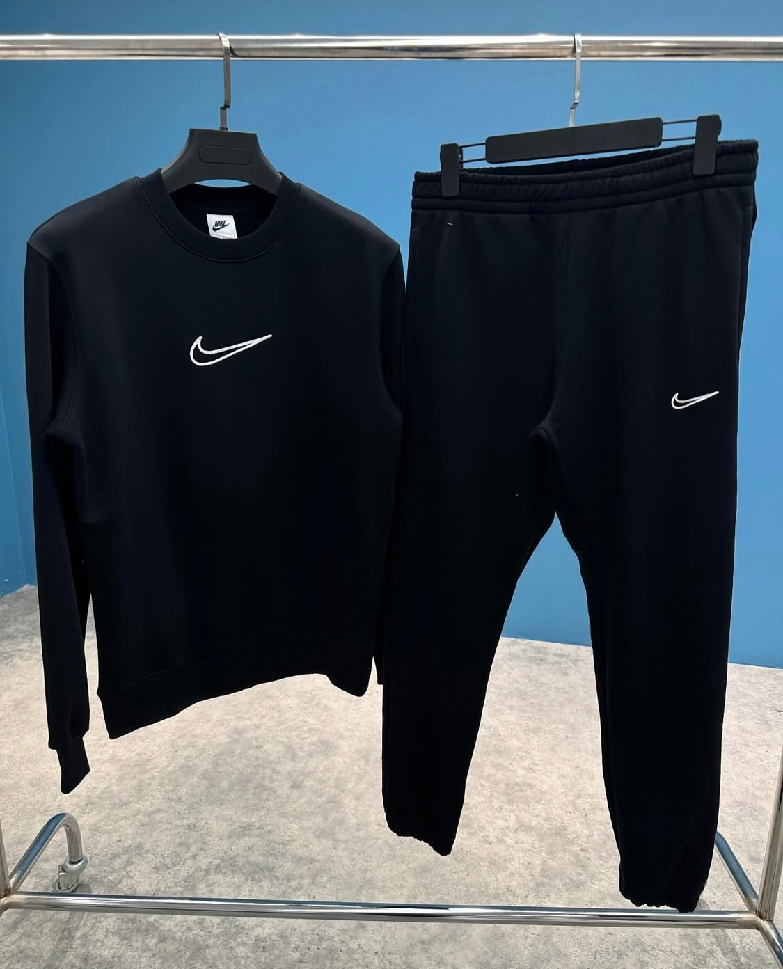 Premium “Swoosh” Winter Tracksuits for Men – Sweatshirt & Jogger Set
