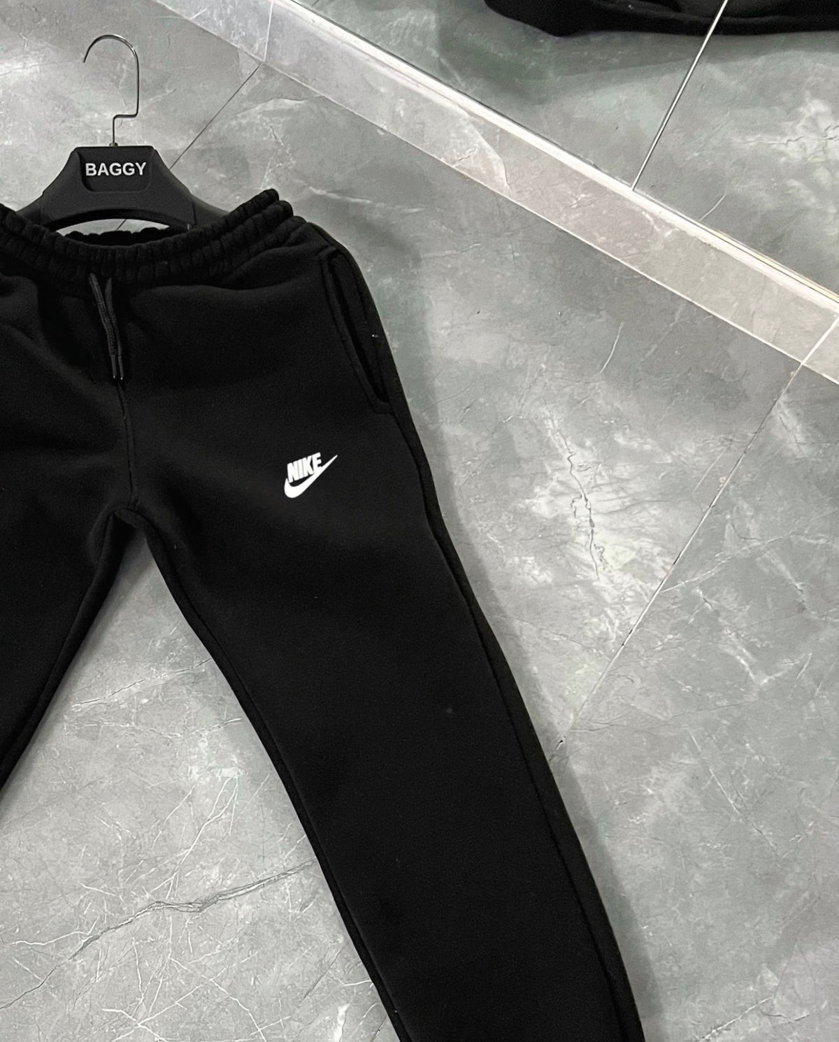 Premium Fleece🔥|winter Nike Logo Trouser’s For Men/Women